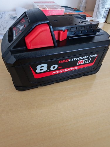 Milwaukee m18hb8 18v - m18hb8, 8.0ah