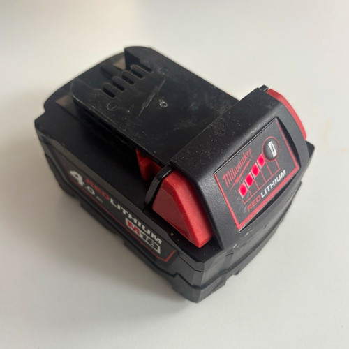 Milwaukee m18 redlithium 18v - milwaukee,